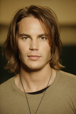 Taylor Kitsch pic #555467