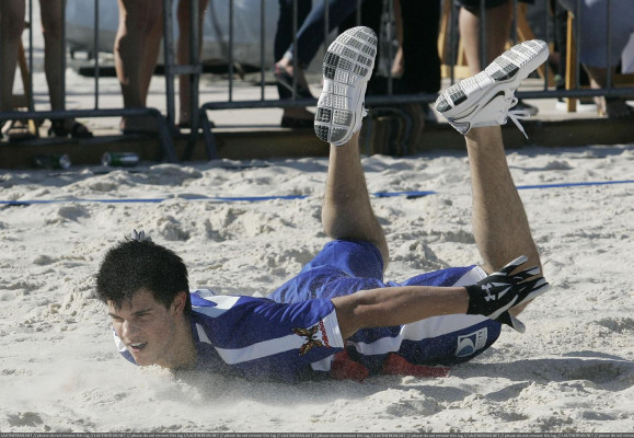 Taylor Lautner pic #259371
