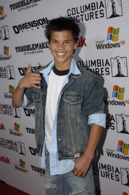 Taylor Lautner pic #208475