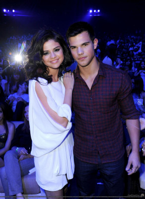 Taylor Lautner pic #284320