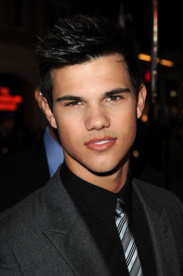 photo 6 in Taylor Lautner gallery [id242350] 2010-02-10 00:00:00