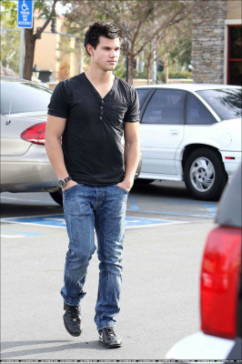 Taylor Lautner pic #265744