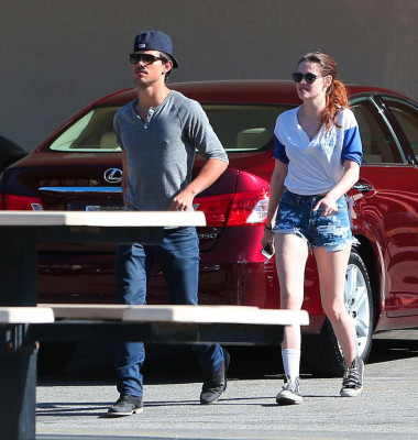 photo 16 in Taylor Lautner gallery [id622961] 2013-04-06 00:00:00