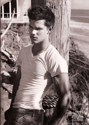 photo 7 in Taylor Lautner gallery [id217086] 2009-12-04 00:00:00