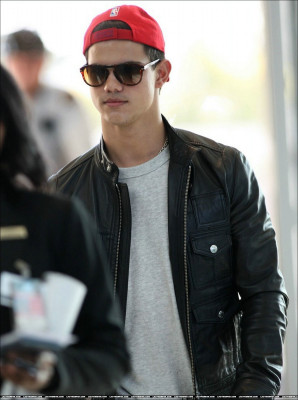 Taylor Lautner pic #265202