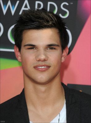 Taylor Lautner pic #265486