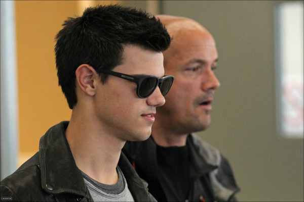 photo 28 in Taylor Lautner gallery [id266022] 2010-05-24 00:00:00