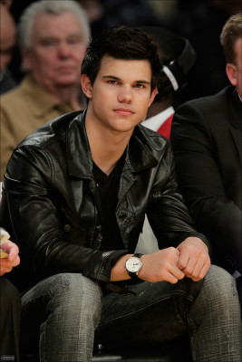photo 29 in Lautner gallery [id265752] 2010-05-21 00:00:00