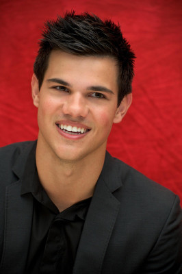 photo 25 in Taylor Lautner gallery [id321164] 2010-12-06 00:00:00