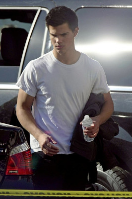 photo 6 in Taylor Lautner gallery [id296327] 2010-09-15 00:00:00