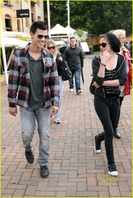 photo 6 in Taylor Lautner gallery [id269235] 2010-06-03 00:00:00