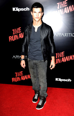Taylor Lautner pic #250925