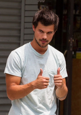 photo 23 in Taylor Lautner gallery [id681734] 2013-12-01 00:00:00