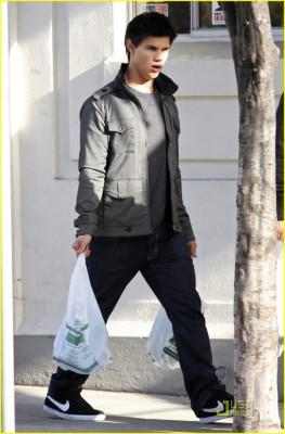 Taylor Lautner pic #299362