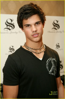 Taylor Lautner pic #296953