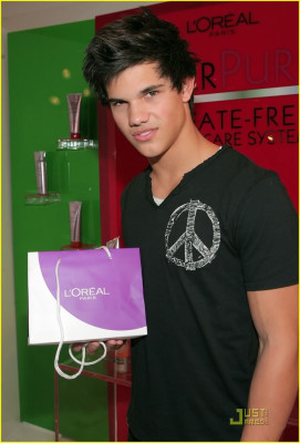 Taylor Lautner pic #296943