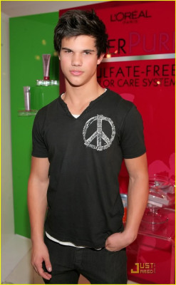 Taylor Lautner pic #296948
