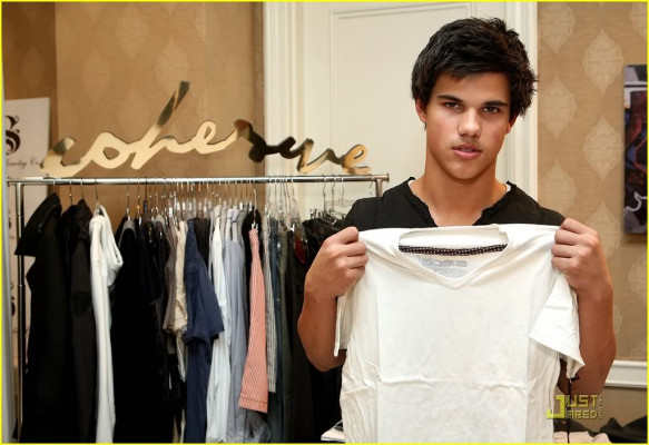 Taylor Lautner pic #296956