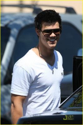 photo 8 in Lautner gallery [id299354] 2010-09-24 00:00:00