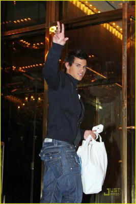 Taylor Lautner pic #296696
