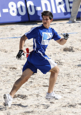 photo 9 in Taylor Lautner gallery [id241792] 2010-02-08 00:00:00
