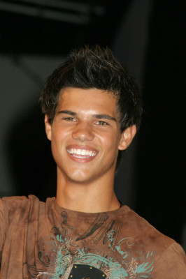 Taylor Lautner pic #327259