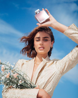 Taylor Hill by Logan Hill for &#039;Romance&#039; Ralph Lauren S/S 2021