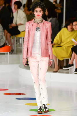 Taylor Hill - Chanel Resort fashion show in Paris