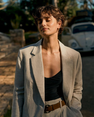 Taylor Hill for Banana Republic Summer 2024