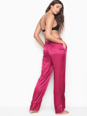 Taylor Hill - Victoria&#039;s Secret // December 2019
