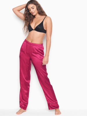 Taylor Hill - Victoria&#039;s Secret // December 2019