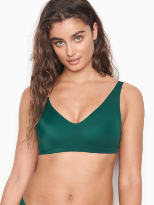 Taylor Hill - Victoria&#039;s Secret // December 2019
