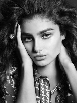 Taylor Hill - photoshoot for Vogue Mexico by Terry Tsiliolis
