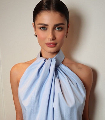 Taylor Hill by Hung Vanngo