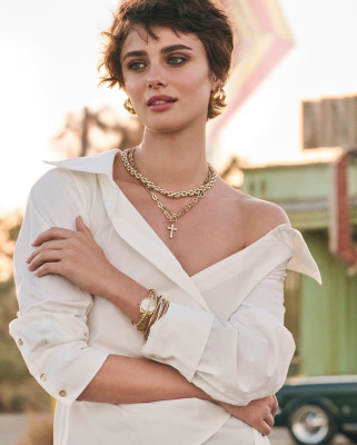 Taylor Hill for Jared Jewelers
