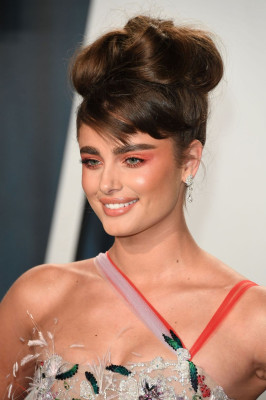 Taylor Hill – Vanity Fair Oscar Party 2020