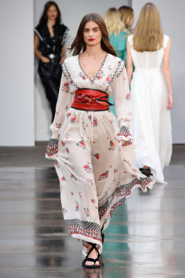Taylor Marie Hill – Philosophy Spring/Summer 2018 Show in Milan, Italy 