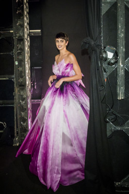 Taylor Hill – Moschino Show in Milan, Italy 