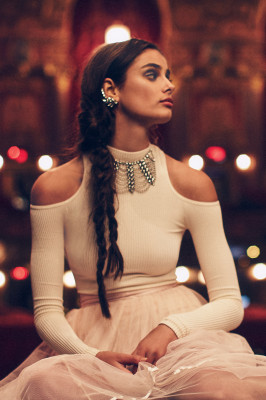 Taylor Hill - photoshoot for FREE PEOPLE CAMPAIGN