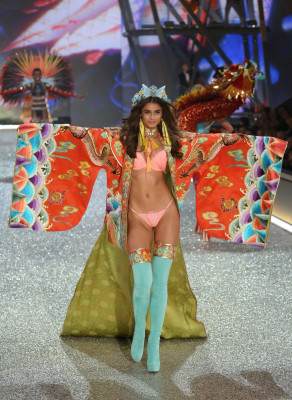 2016 Victoria’s Secret Fashion Show Runway in Paris