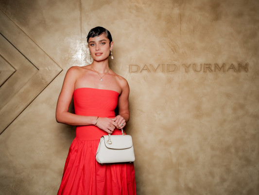 Taylor Hill at David Yurman Chevron event New York City February 2025