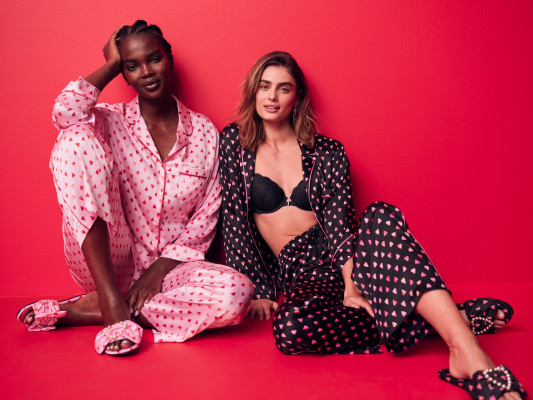 Taylor Hill - Victoria Secret Valentines Day (2022)