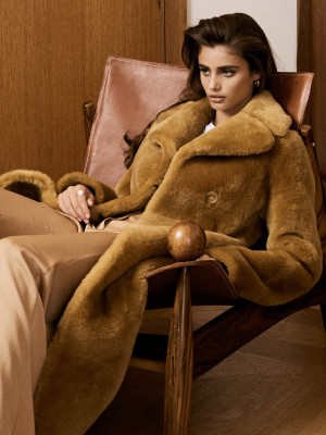 Taylor Hill - for Porter by Hanna Tveite