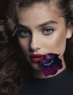 Taylor Hill - Vogue Spain 2018