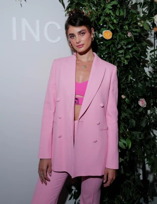 Taylor Hill - Rose Inc x Harper's Bazaar Event in New York 09/12/2022