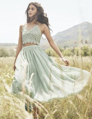 Taylor Hill - photoshoot for H&amp;M SPRING/SUMMER 2017 CAMPAIGN