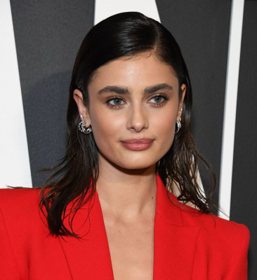 Taylor Hill - 2022 Vanity Fair and Lancome Celebrate in Los Angeles 03/24/2022