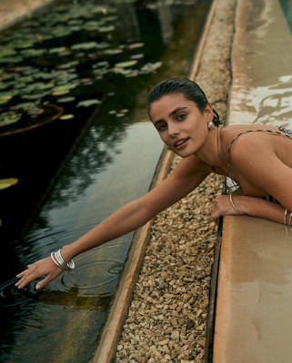Taylor Hill for Banana Republic