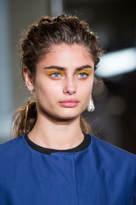 Taylor Hill - Sportmax Spring/Summer 2018 Fashion Show in Milan