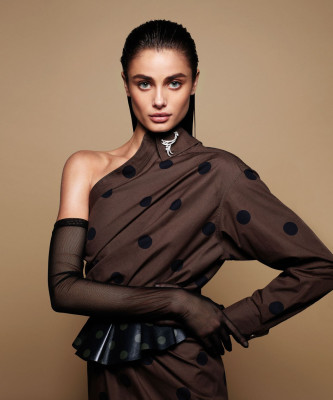 Taylor Hill – Harper’s Bazaar Australia March 2019